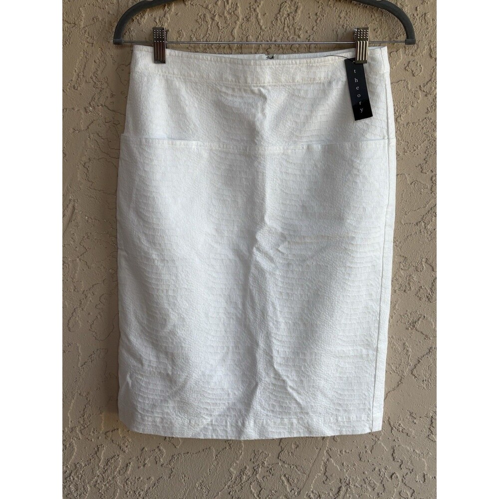 NWT Theory White Alligator Textured Pencil Skirt